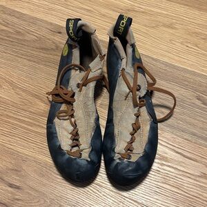 La Sportiva Mythos Men’s Size 43.5 Climbing Shoes